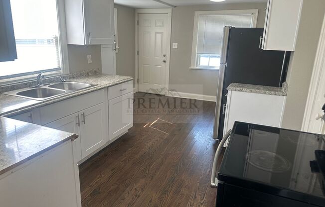 3 beds, 1 bath, $1,299