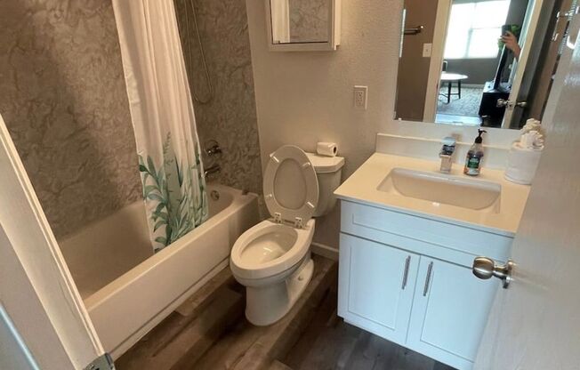 3 beds, 2 baths, 1,450 sqft, $1,800, Unit #303