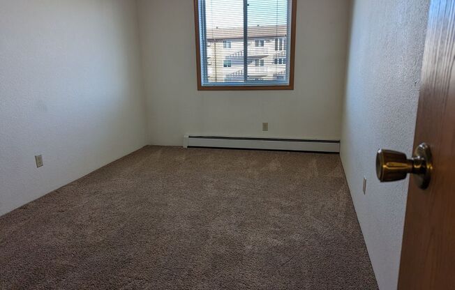 2 beds, 1 bath, 750 sqft, $975, Unit 18