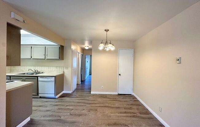 2 beds, 1 bath, $2,450