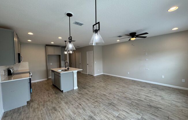 3 BD/2.5 BA Home, Modern Elegance Meets Everyday Comfort – Your Sanctuary Awaits