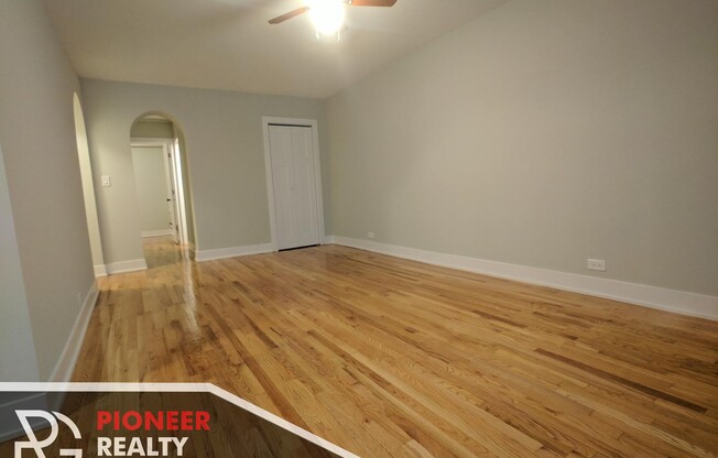 425 W Roscoe St