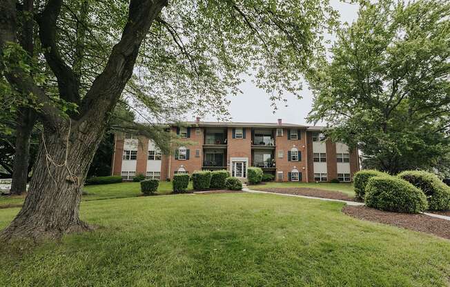 Woodridge Apartments