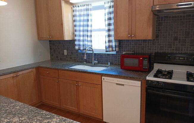 3 beds, 2 baths, $2,299