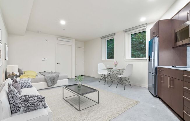 Studio, 1 bath, 348 sqft, $1,695, Unit 214