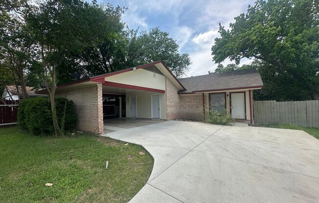 2 bed 1 bath on Emerald Forest
