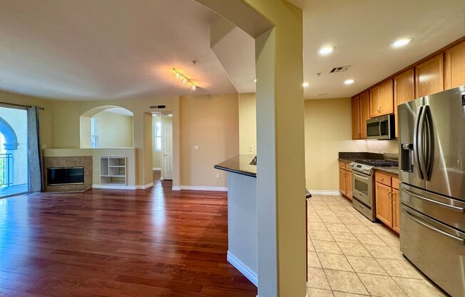 Charming 2 bedroom, 2 bathroom Condo with a bonus room, Move in Ready!