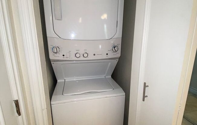1 bed, 1 bath, $1,700, Unit 316