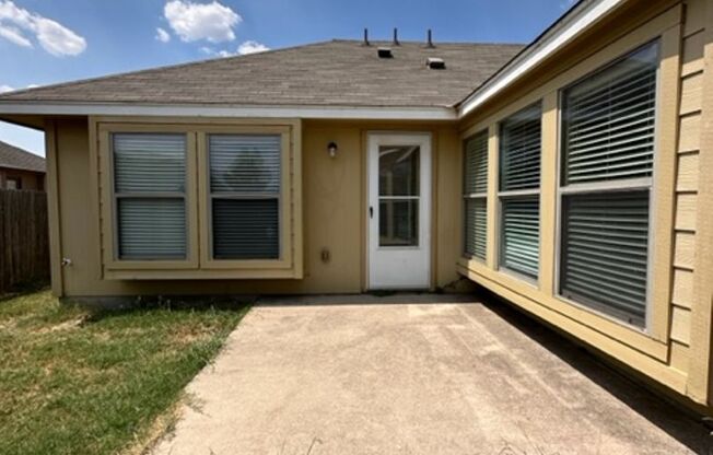 3 beds, 2 baths, $1,650