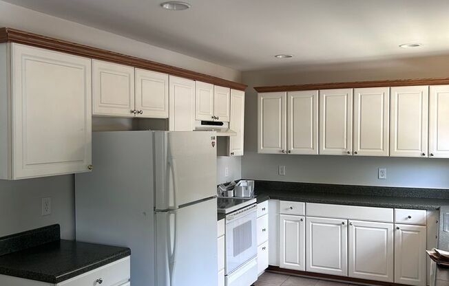 Charming 4-Bedroom Rancher in Reedy Creek!