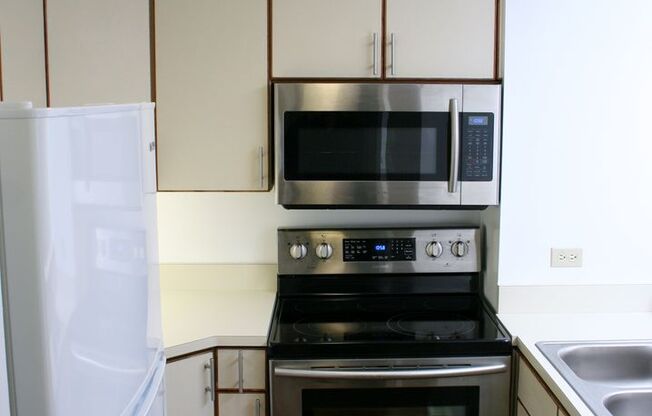 2 beds, 2 baths, $3,800, Unit # 56