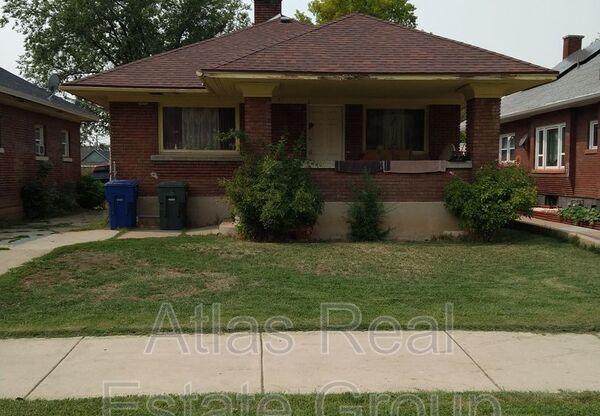 3211 Adams Ave