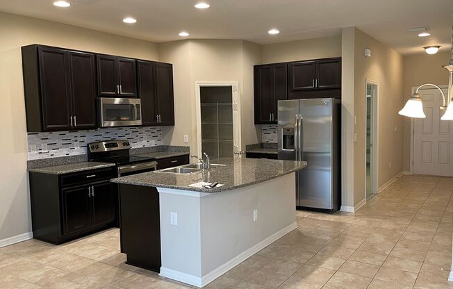 Lovely 3BR, 2.5 BA 1 car attached garage Taylor Morrison built