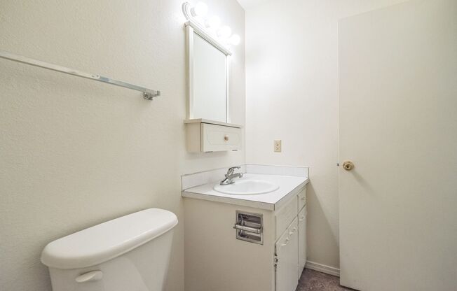 1 bed, 1 bath, 665 sqft, $895, Unit 10