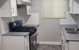 2 beds, 1 bath, $1,945, Unit B