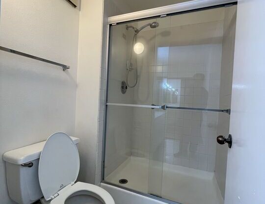 2 beds, 2 baths, 1,264 sqft, $3,275, Unit 607