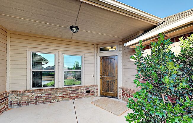 Very Nice 4 Bedroom Home in Mustang Schools!