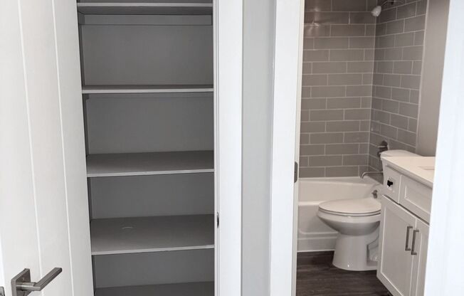 2 beds, 1 bath, 830 sqft, $1,395, Unit 49