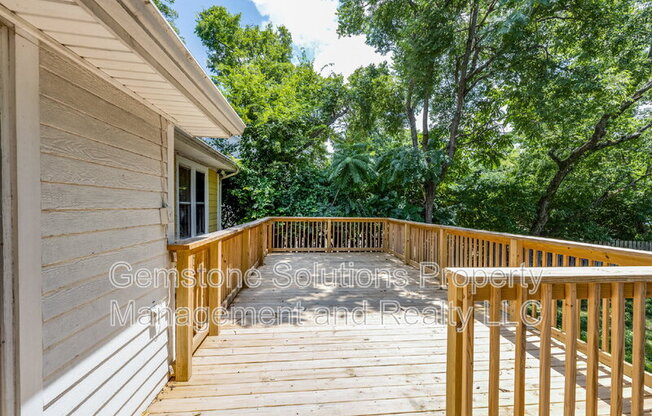 2537 BLAIR BLVD