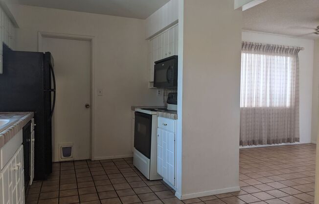 3 beds, 2 baths, $1,700