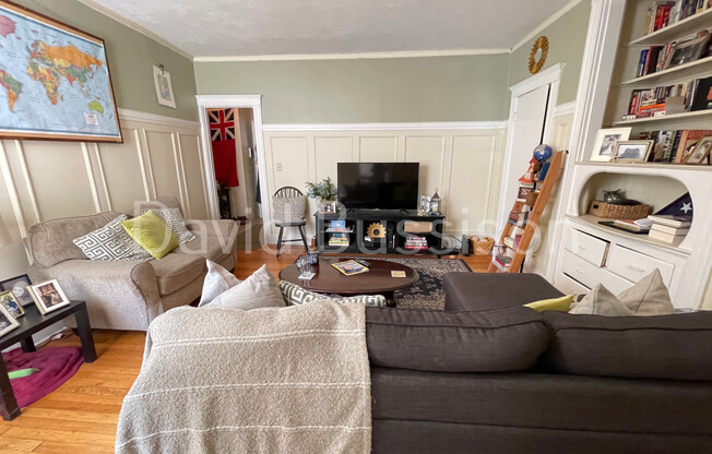 1124 COMMONWEALTH AVE