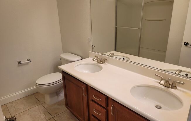 3 beds, 2.5 baths, $1,995