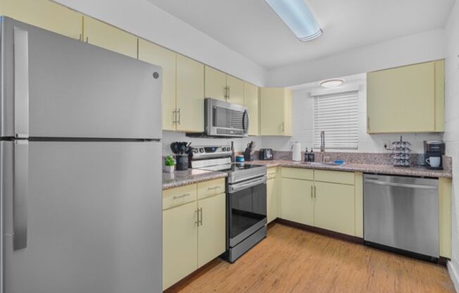 2 beds, 1 bath, 850 sqft, $1,750, Unit 12