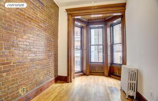 148 W 70 ST