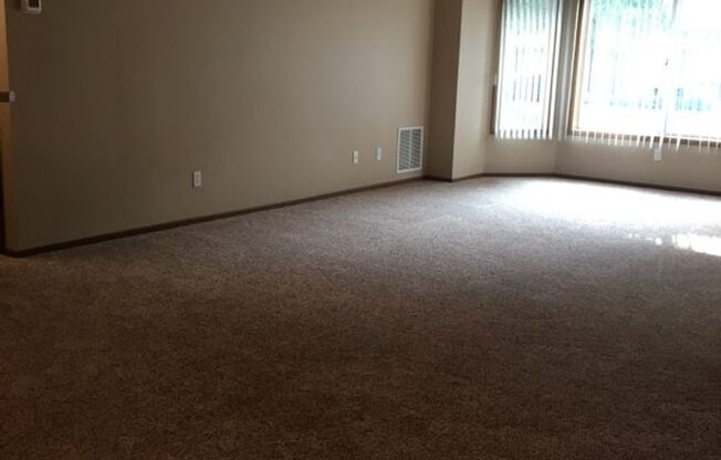 2 beds, 2 baths, 1,026 sqft, $1,310, Unit 136
