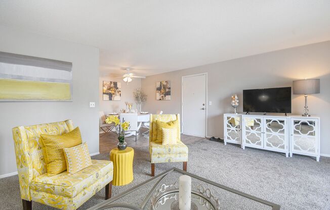 3 beds, 2 baths, 1,125 sqft, $1,600, Unit 805