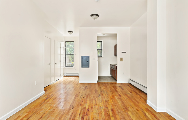 520 CLASSON AVE