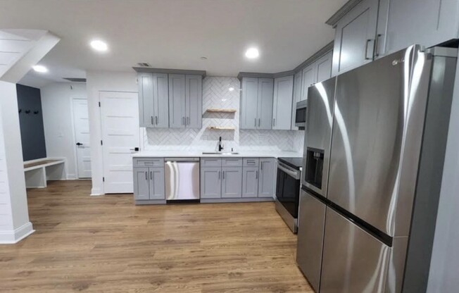 6 HARDING AVE