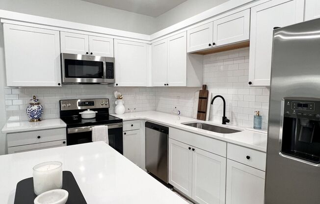 3 beds, 2.5 baths, 1,460 sqft, $1,595, Unit 326 Hummingbird Lane