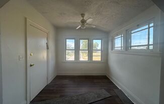 2 beds, 1 bath, $800, Unit Unit 3