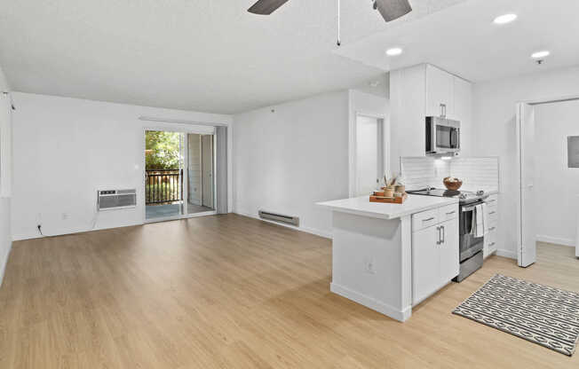 Southwood Apartments - Living Area