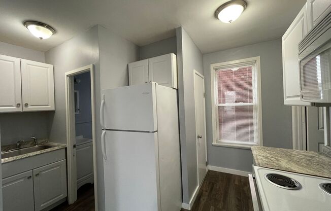 3rd Floor, 1 bed, 1 bath, Downtown Manchester, $1,350