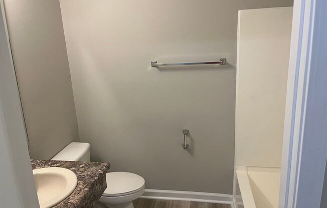 Studio, 1 bath, 288 sqft, $1,045, Unit 23-B