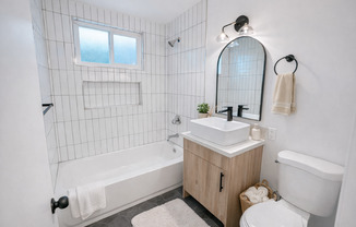 1704 1732 N SIERRA BONITA AVE