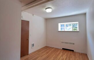 1 bed, 1 bath, 810 sqft, $1,300, Unit 103