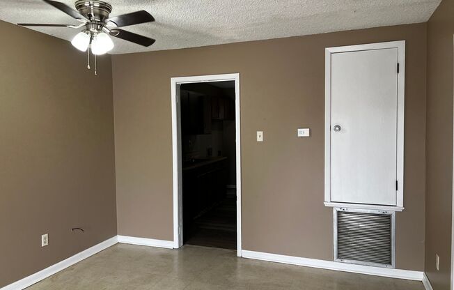 405 Knollwood Circle