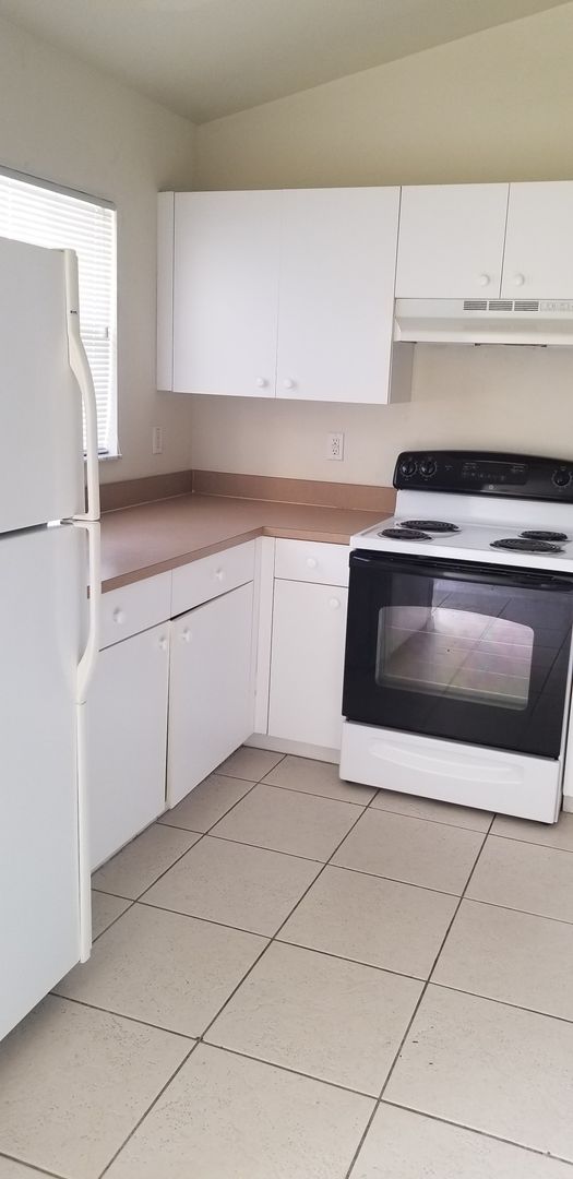 Available Now 2 Bed/2 Bath Corner Unit