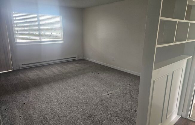1 bed, 1 bath, 638 sqft, $1,249, Unit 30