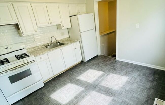 2 beds, 1 bath, $1,150