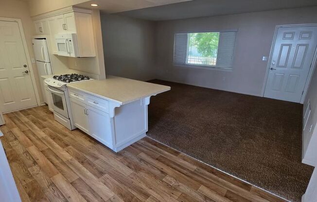 10 N CTR ST