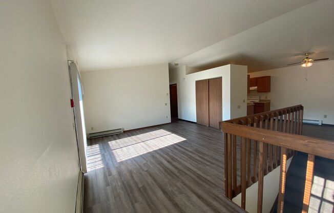 2 beds, 1 bath, $1,175, Unit 1966-7