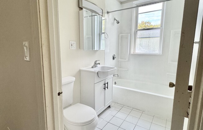 1411 Commonwealth Ave