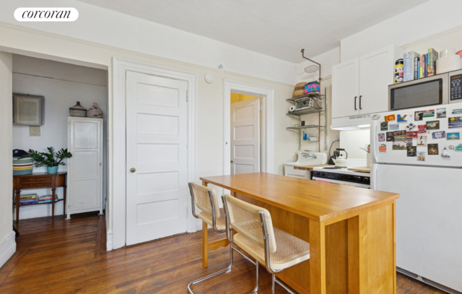 118 MONTAGUE ST