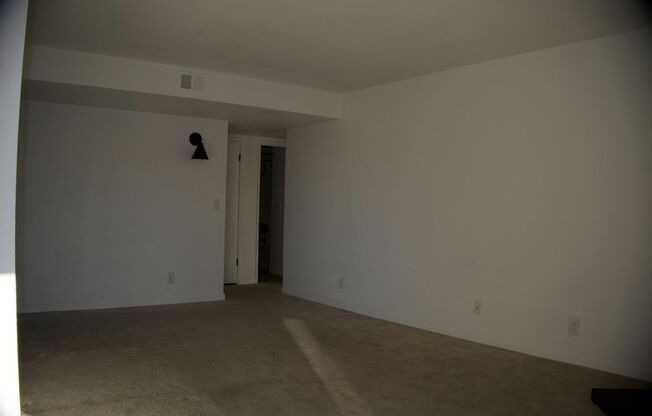 2 beds, 2 baths, $2,495, Unit # 18