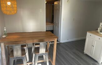 2 beds, 1 bath, $2,200, Unit Unit 1