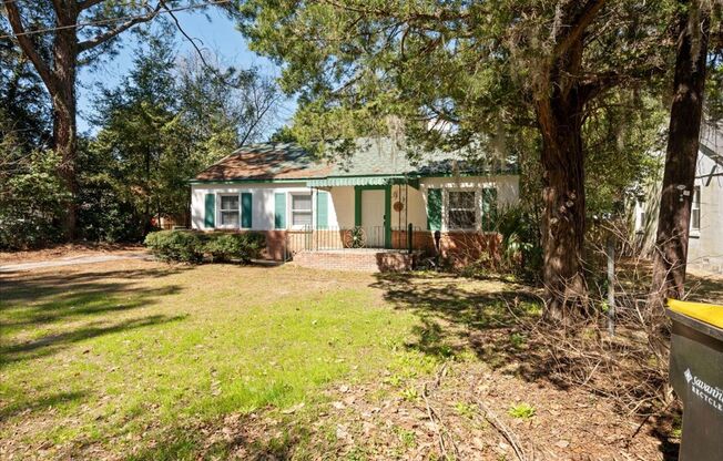 Charming 4-Bedroom Home in Victory Manor – Prime Savannah Location!